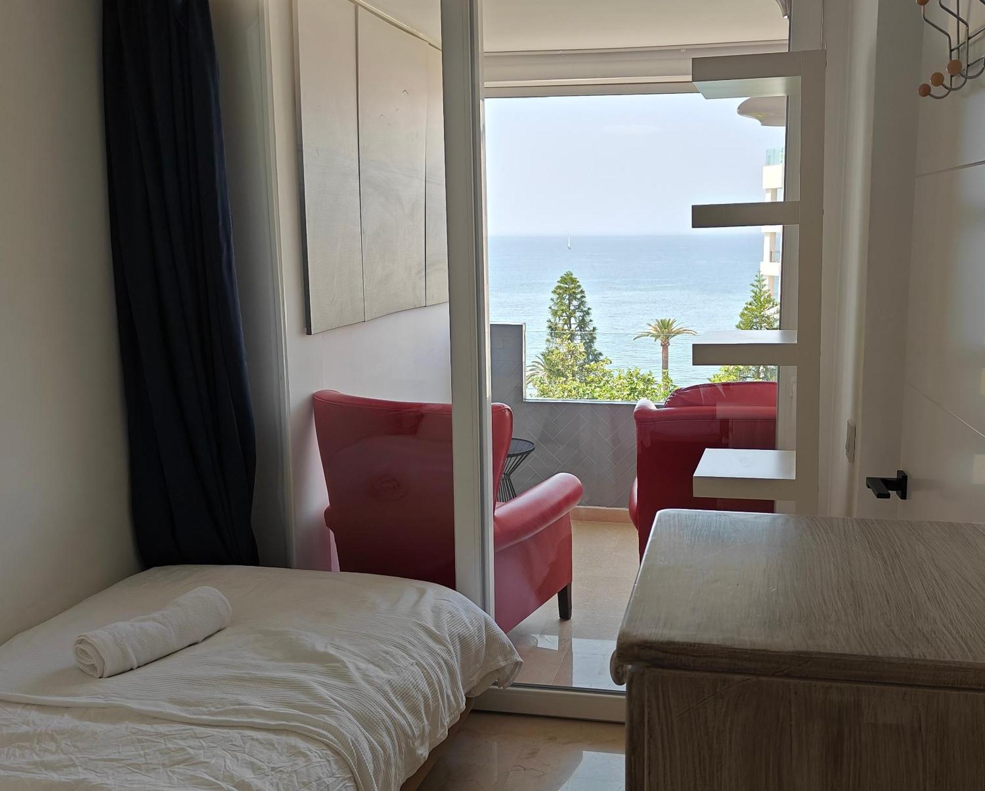Marbella Centre Beachfront & Pool Екстериор снимка